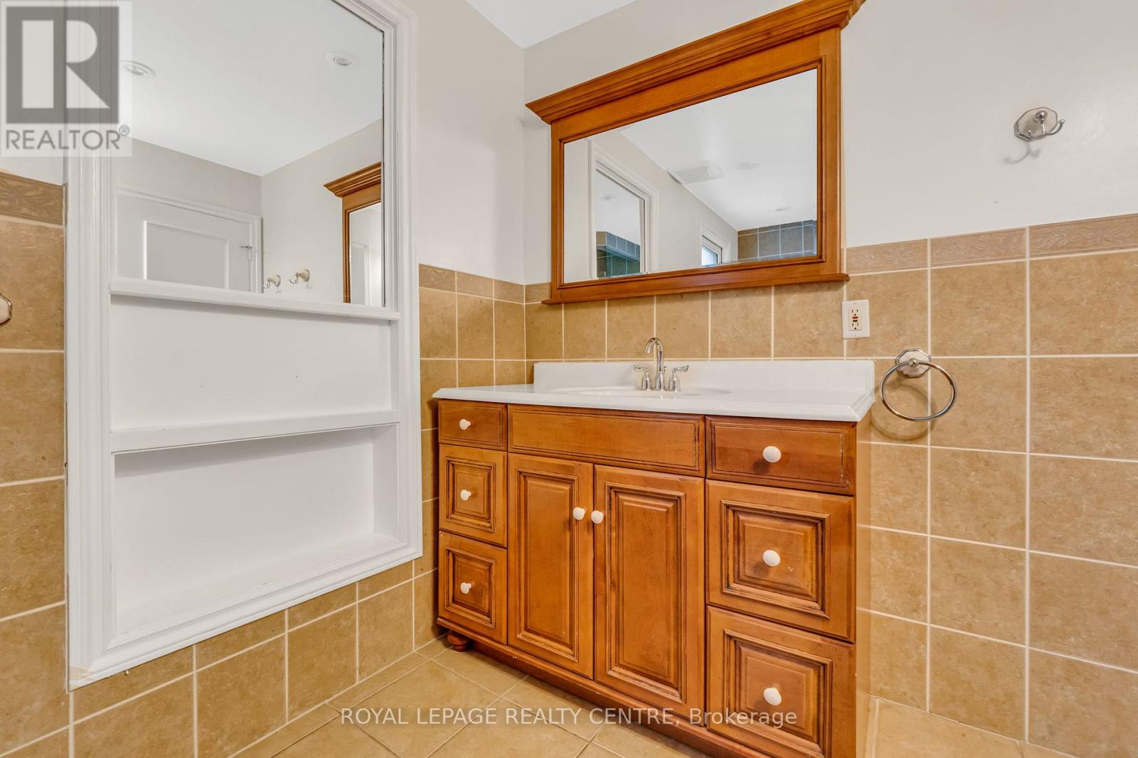 1593 Glenburnie Road, Mississauga, Ontario  L5G 3C9 - Photo 26 - W12216829