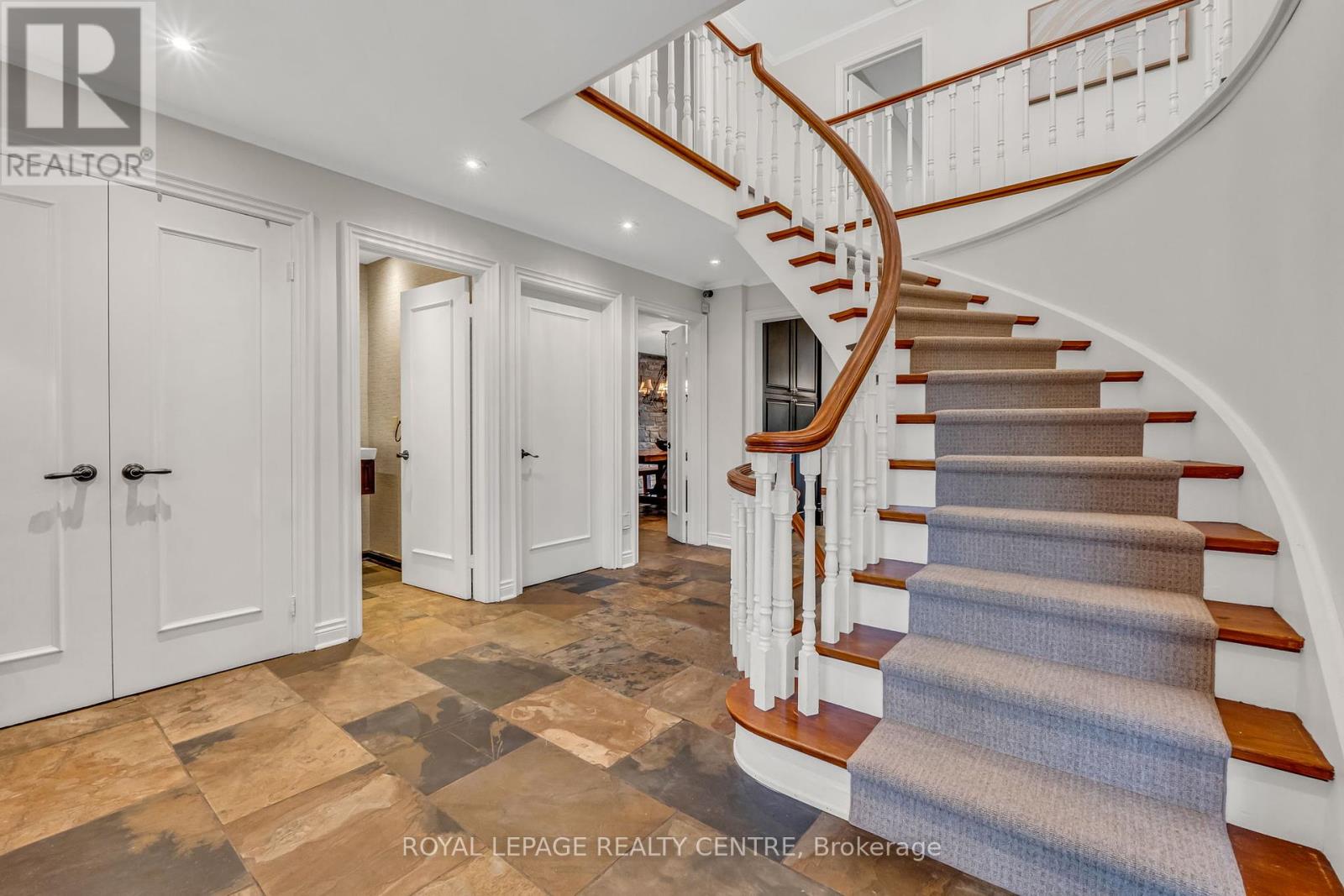 1593 Glenburnie Road, Mississauga, Ontario  L5G 3C9 - Photo 4 - W12216829