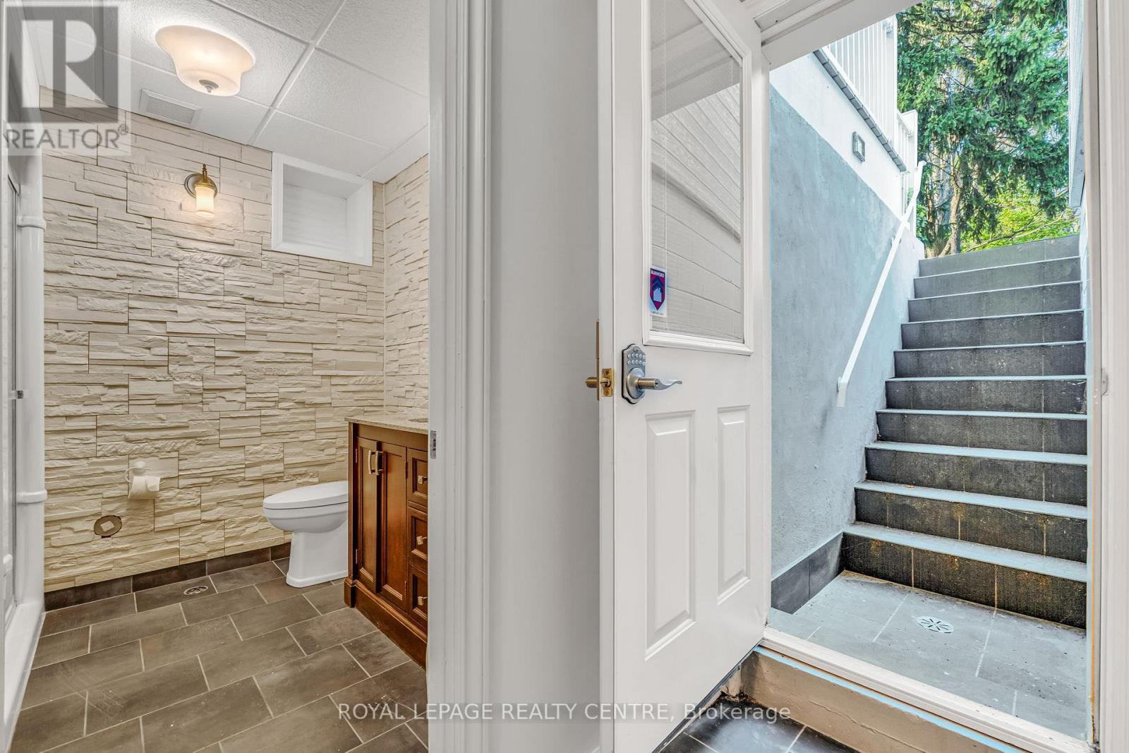 1593 Glenburnie Road, Mississauga, Ontario  L5G 3C9 - Photo 42 - W12216829