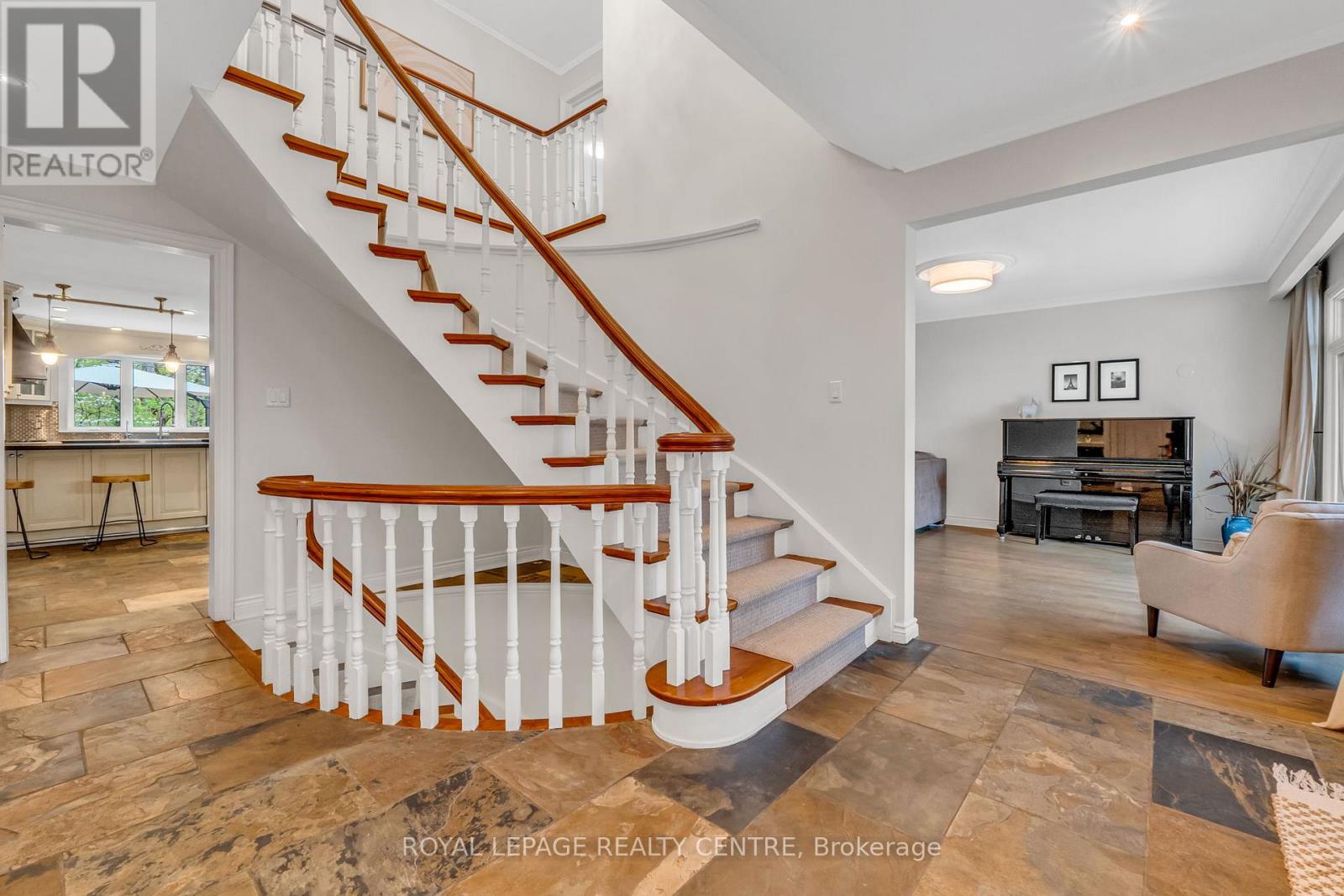 1593 Glenburnie Road, Mississauga, Ontario  L5G 3C9 - Photo 5 - W12216829