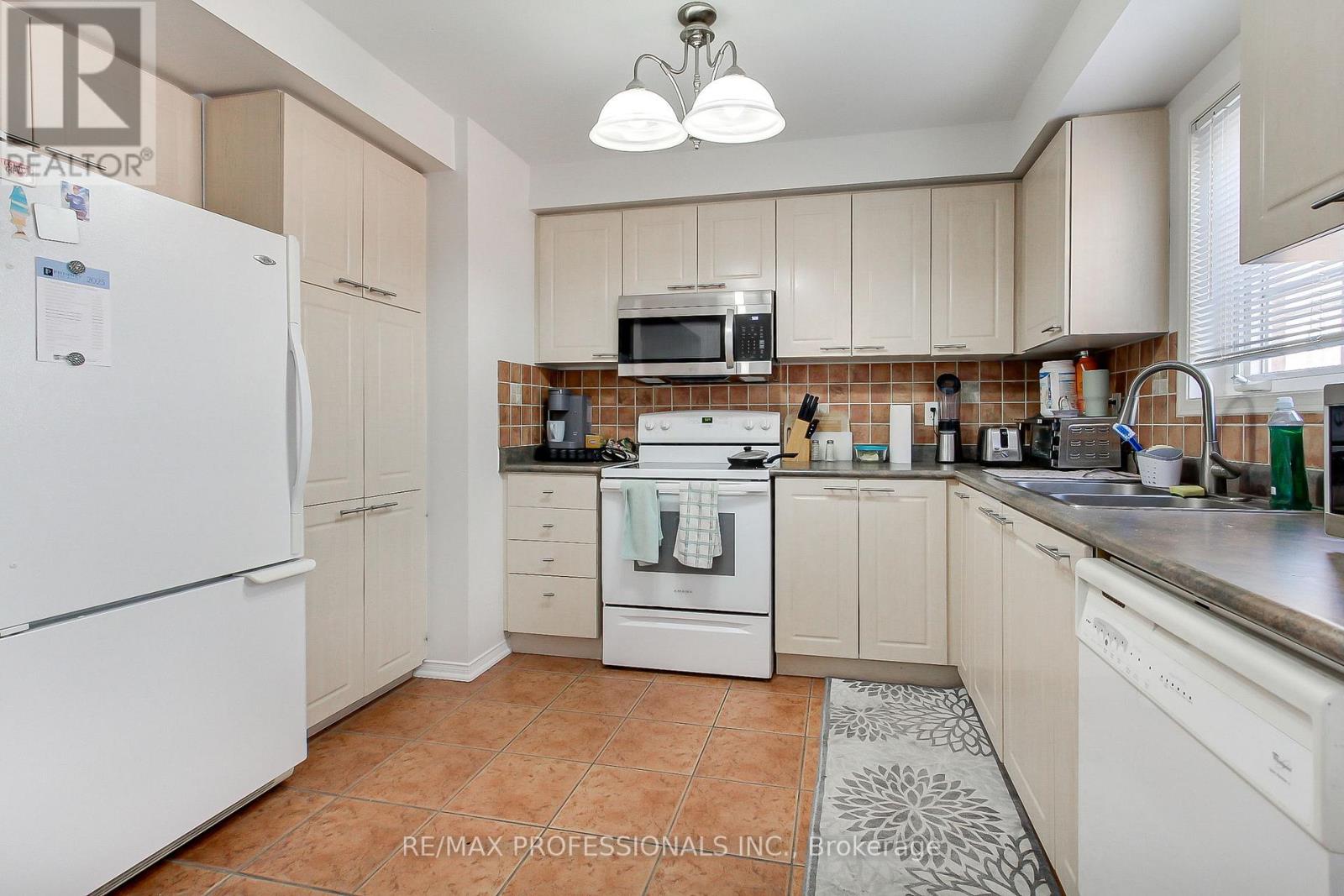 9 - 2320 Parkhaven Boulevard, Oakville, Ontario  L6H 7S2 - Photo 13 - W12216843