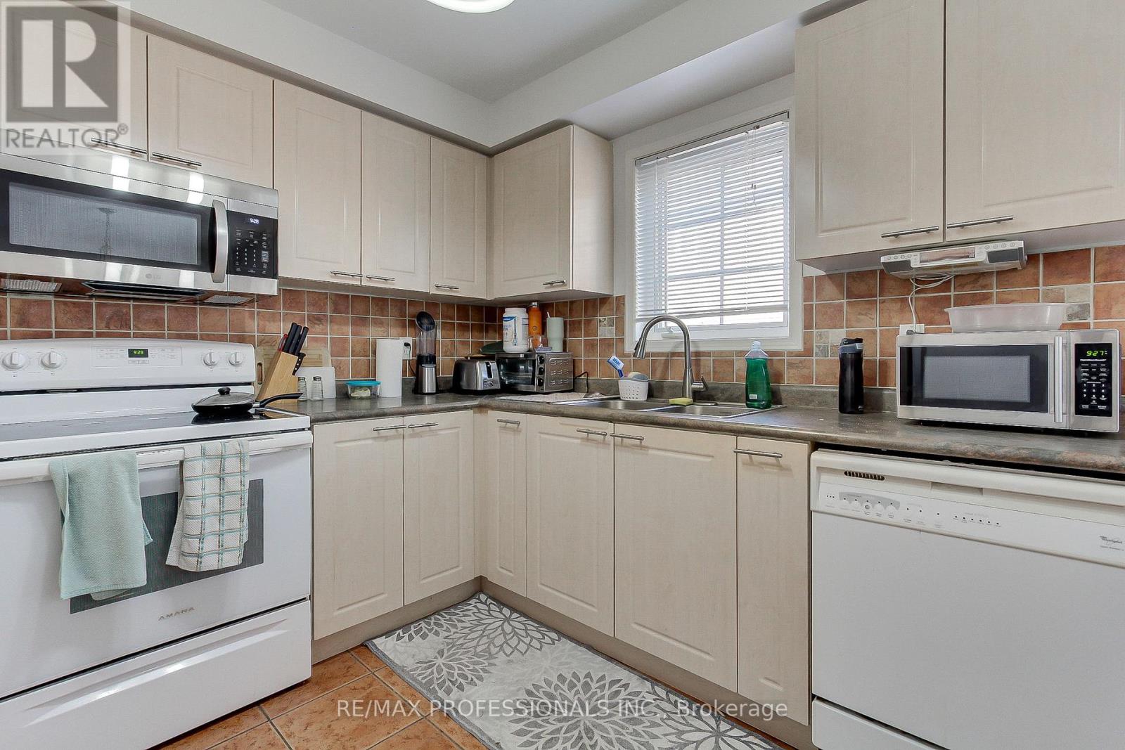 9 - 2320 Parkhaven Boulevard, Oakville, Ontario  L6H 7S2 - Photo 14 - W12216843