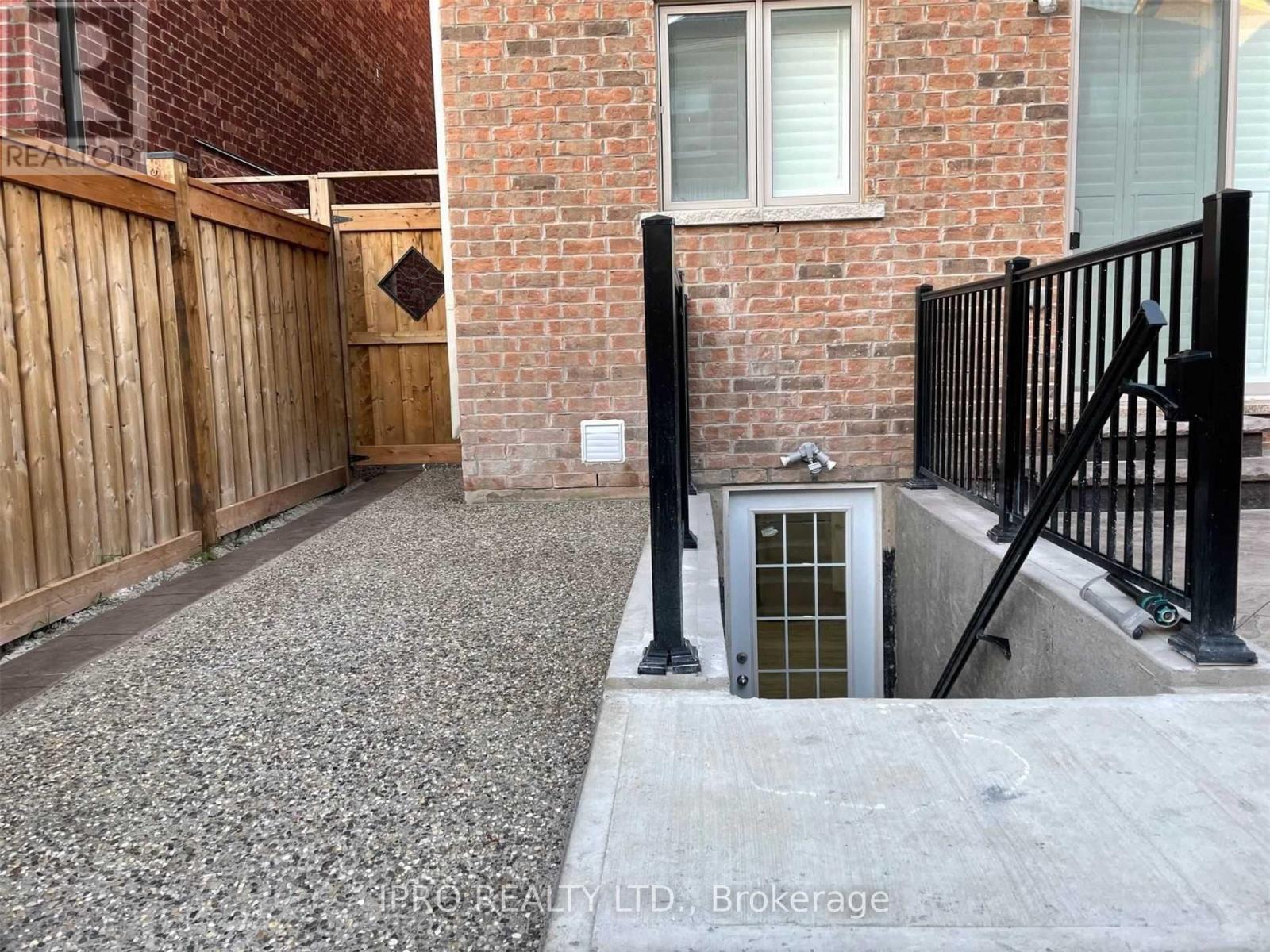 Lower - 1524 Leger Way, Milton, Ontario  L9T 7K6 - Photo 17 - W12216876