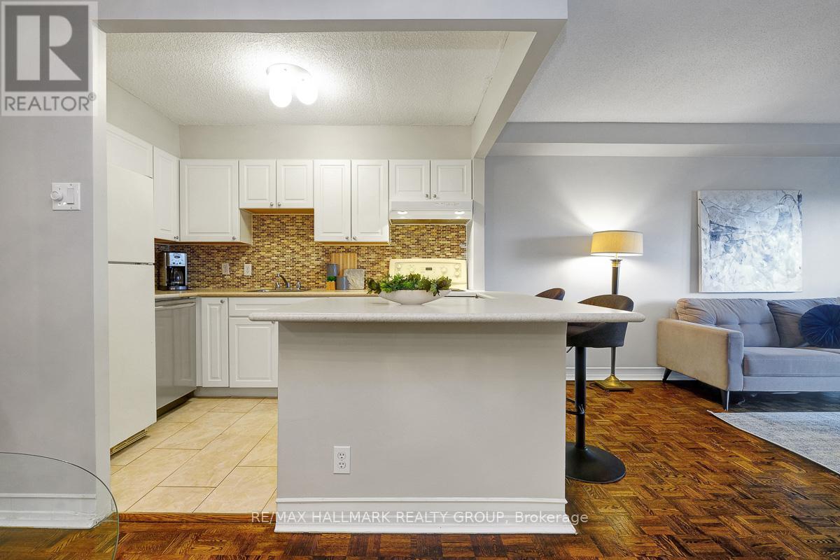 1005 - 158a Mcarthur Avenue, Ottawa, Ontario  K1L 8E7 - Photo 15 - X12216102