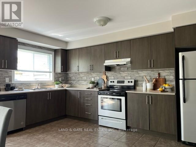 4 Katerson Lane, Clarington, Ontario  L1E 2W7 - Photo 8 - E12217157
