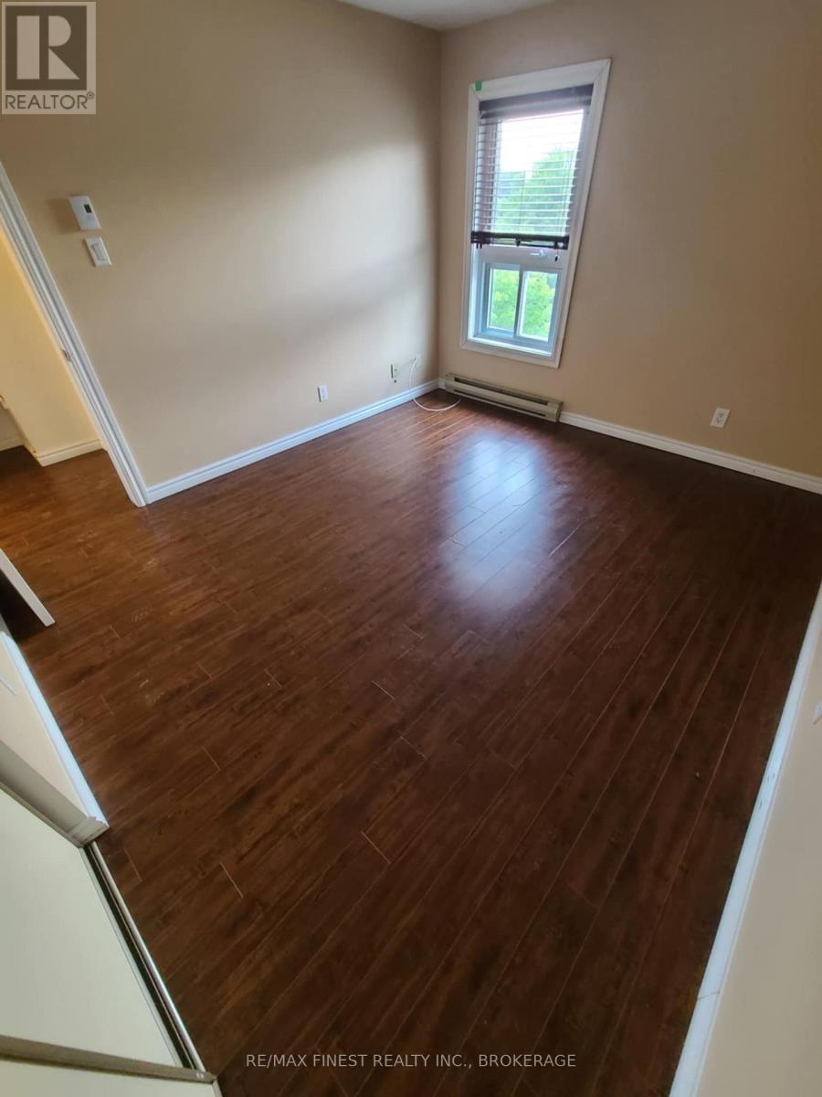 404 - 550 Talbot Place N, Gananoque, Ontario  K7R 3C6 - Photo 10 - X12217119