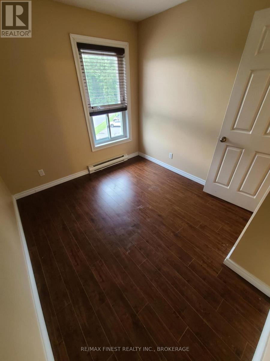 404 - 550 Talbot Place N, Gananoque, Ontario  K7R 3C6 - Photo 11 - X12217119