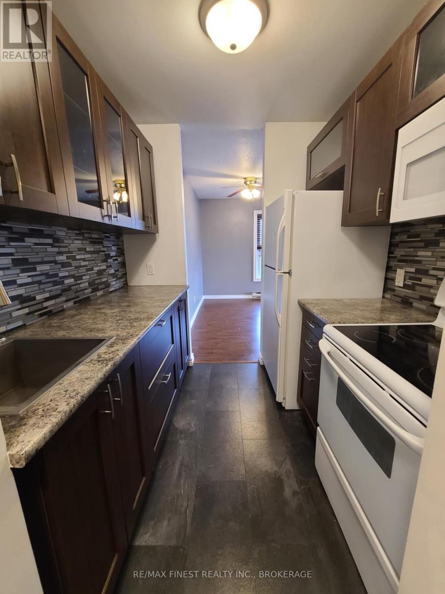 404 - 550 Talbot Place N, Gananoque, Ontario  K7R 3C6 - Photo 3 - X12217119