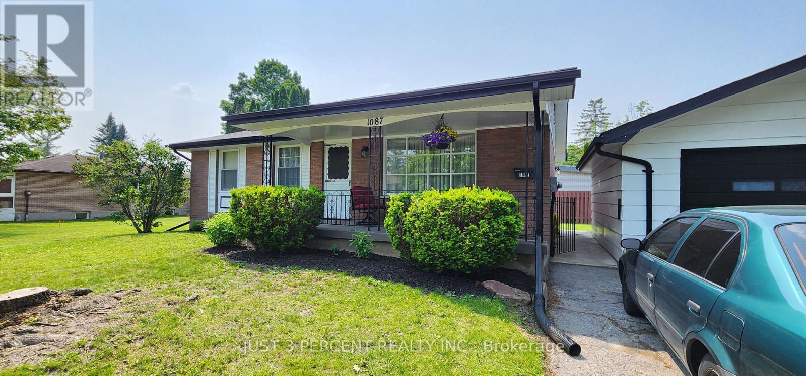 1087 St Paul's Street, Peterborough North, Ontario K9H 6J7 - Photo 2 - X12217146