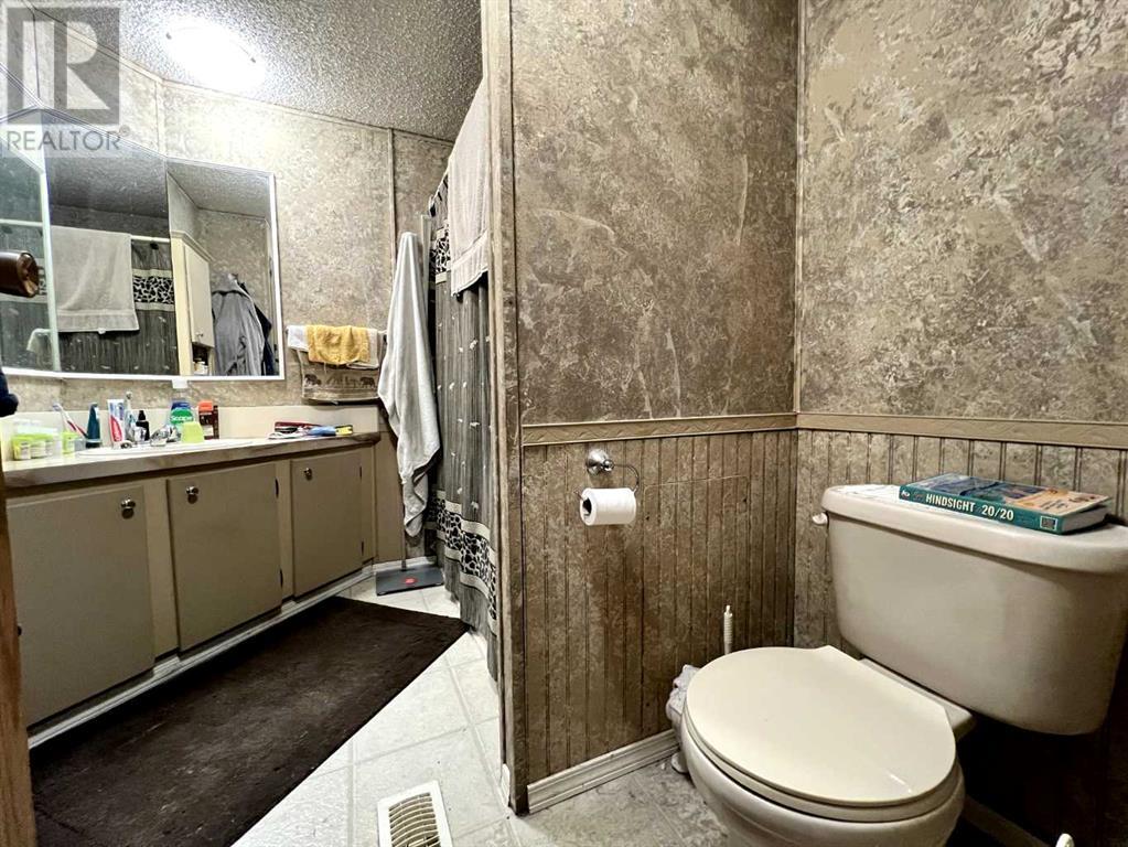233 Percy Street, Bittern Lake, Alberta  T0C 0L0 - Photo 5 - A2227424
