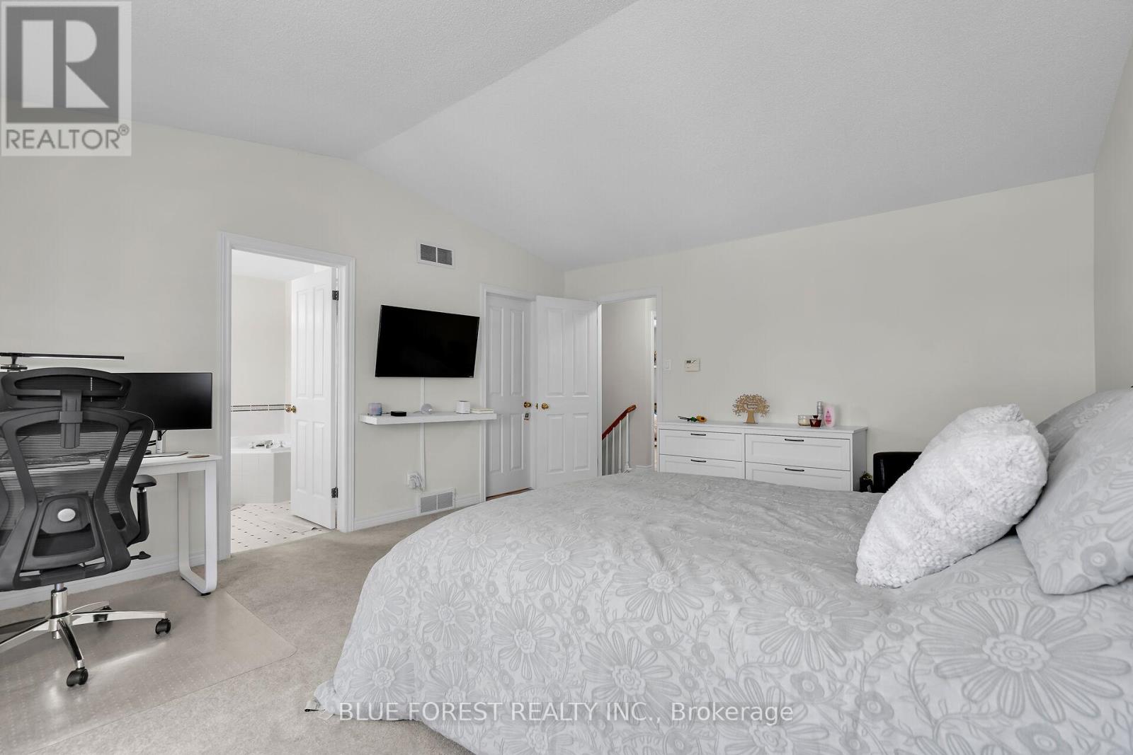 3 - 410 Ambleside Drive, London North (North A), Ontario  N6G 4Y3 - Photo 11 - X12217100