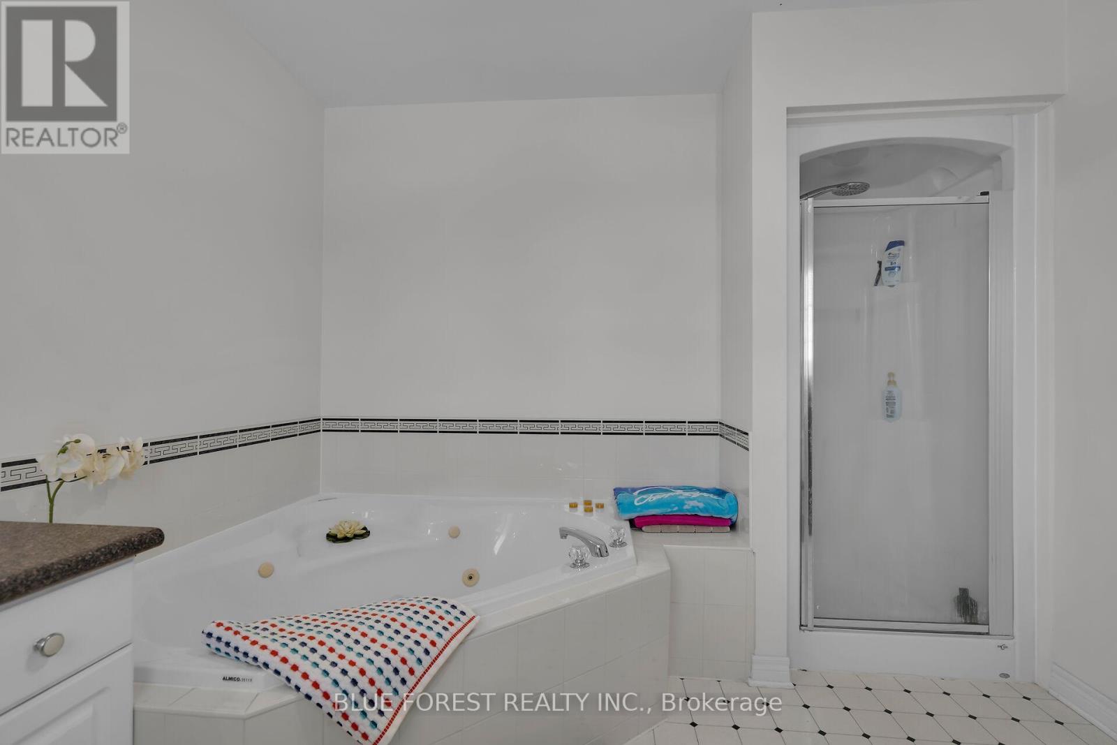3 - 410 Ambleside Drive, London North (North A), Ontario  N6G 4Y3 - Photo 13 - X12217100