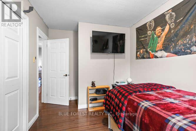 112 Elgin Avenue, Southwest Middlesex (Glencoe), Ontario  N0L 1M0 - Photo 18 - X12217149