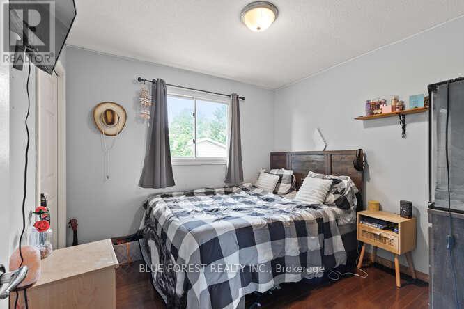 112 Elgin Avenue, Southwest Middlesex (Glencoe), Ontario  N0L 1M0 - Photo 19 - X12217149