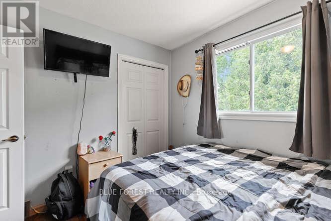112 Elgin Avenue, Southwest Middlesex (Glencoe), Ontario  N0L 1M0 - Photo 20 - X12217149
