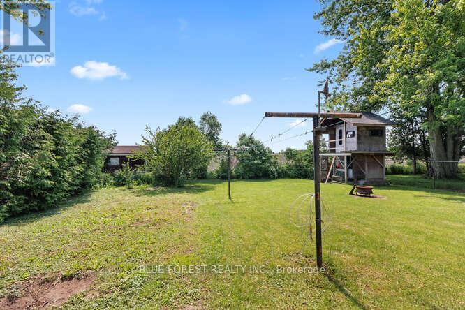 112 Elgin Avenue, Southwest Middlesex (Glencoe), Ontario  N0L 1M0 - Photo 37 - X12217149