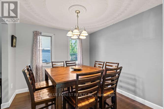 112 Elgin Avenue, Southwest Middlesex (Glencoe), Ontario  N0L 1M0 - Photo 9 - X12217149
