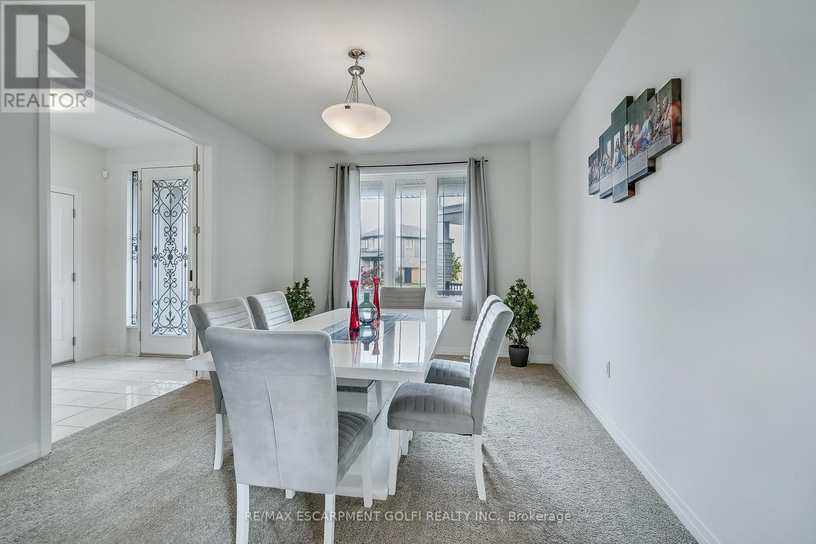 5062 Connor Drive, Lincoln, Ontario  L3J 0S1 - Photo 8 - X12216697