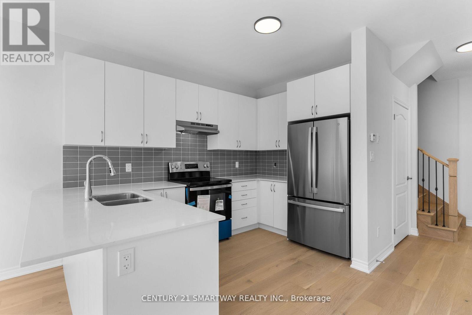 46 Huntsworth Avenue, Thorold, Ontario  L2V 5G7 - Photo 10 - X12216731