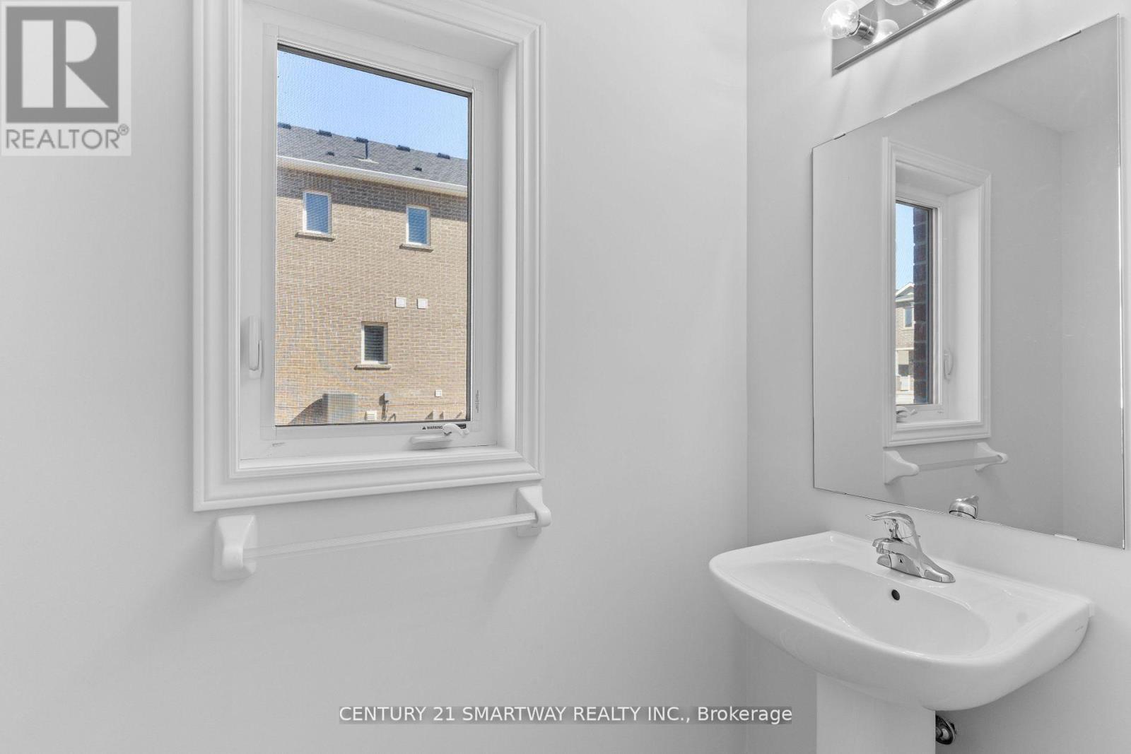 46 Huntsworth Avenue, Thorold, Ontario  L2V 5G7 - Photo 6 - X12216731