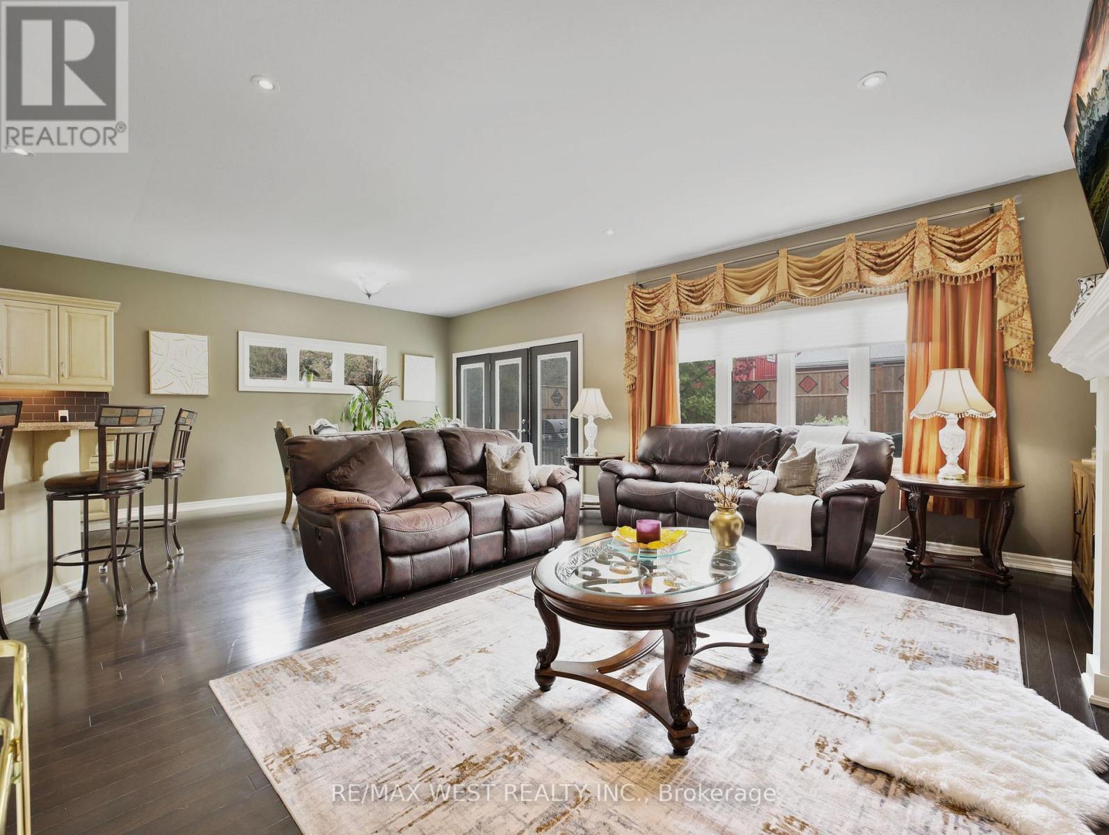 59 Cherry Ridge Boulevard, Pelham, Ontario  L0S 1C0 - Photo 3 - X12216754