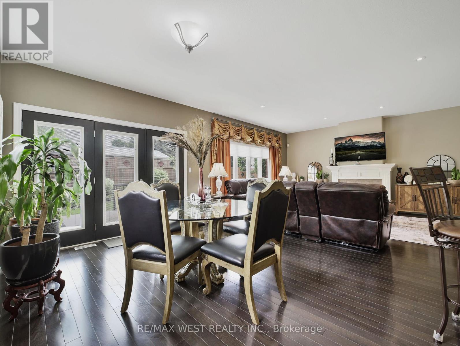 59 Cherry Ridge Boulevard, Pelham, Ontario  L0S 1C0 - Photo 4 - X12216754