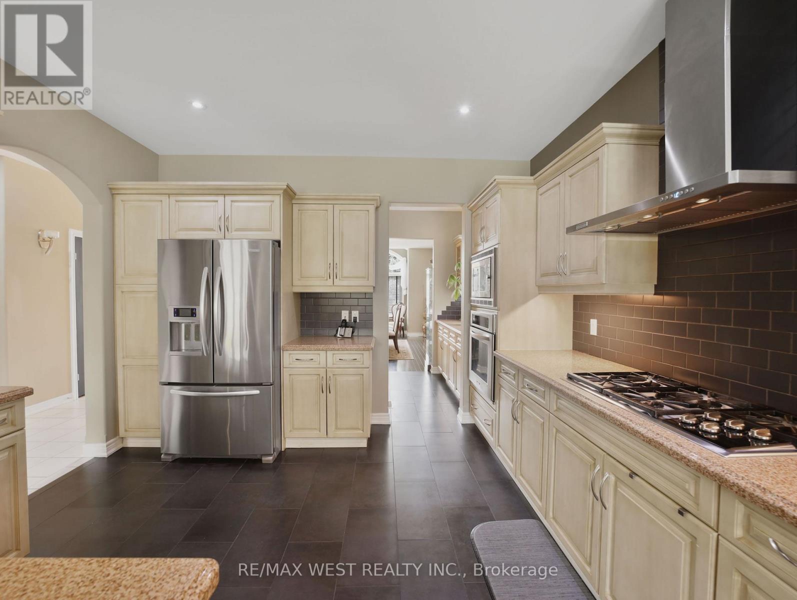 59 Cherry Ridge Boulevard, Pelham, Ontario  L0S 1C0 - Photo 6 - X12216754