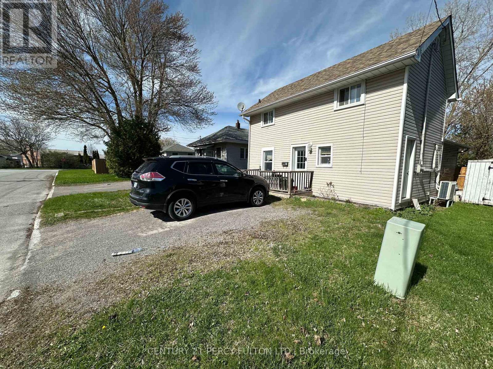 19 Pelham Street, Quinte West, Ontario  K8V 5A8 - Photo 2 - X12216795