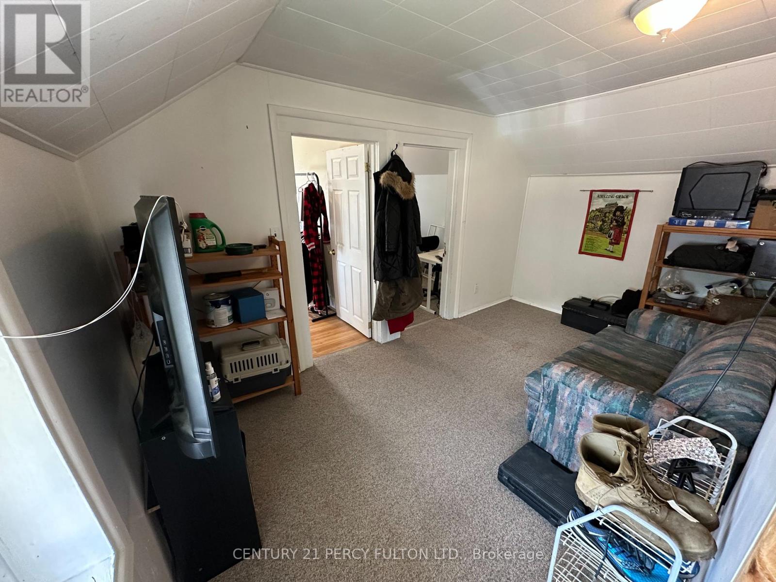 19 Pelham Street, Quinte West, Ontario  K8V 5A8 - Photo 21 - X12216795