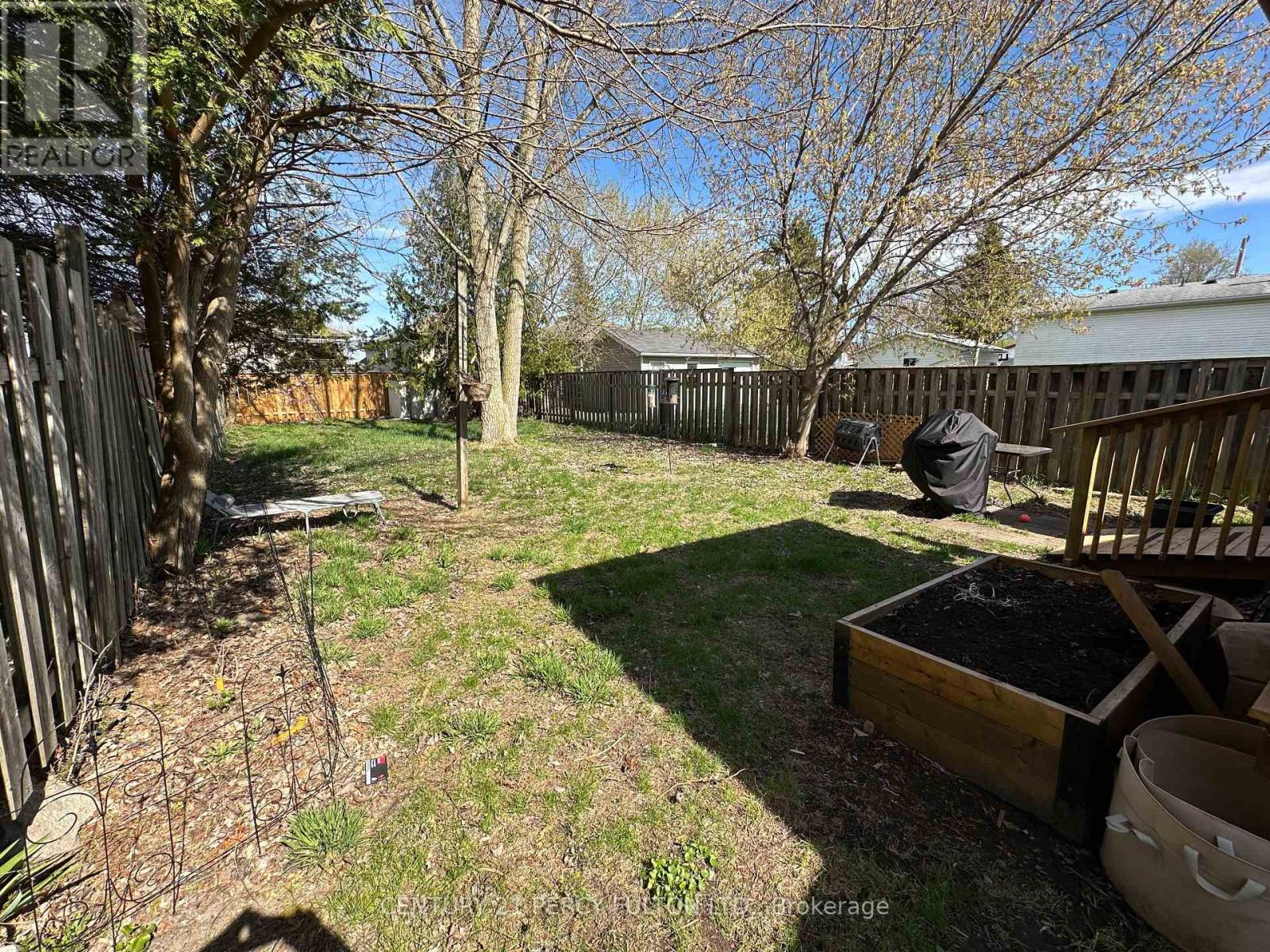 19 Pelham Street, Quinte West, Ontario  K8V 5A8 - Photo 22 - X12216795