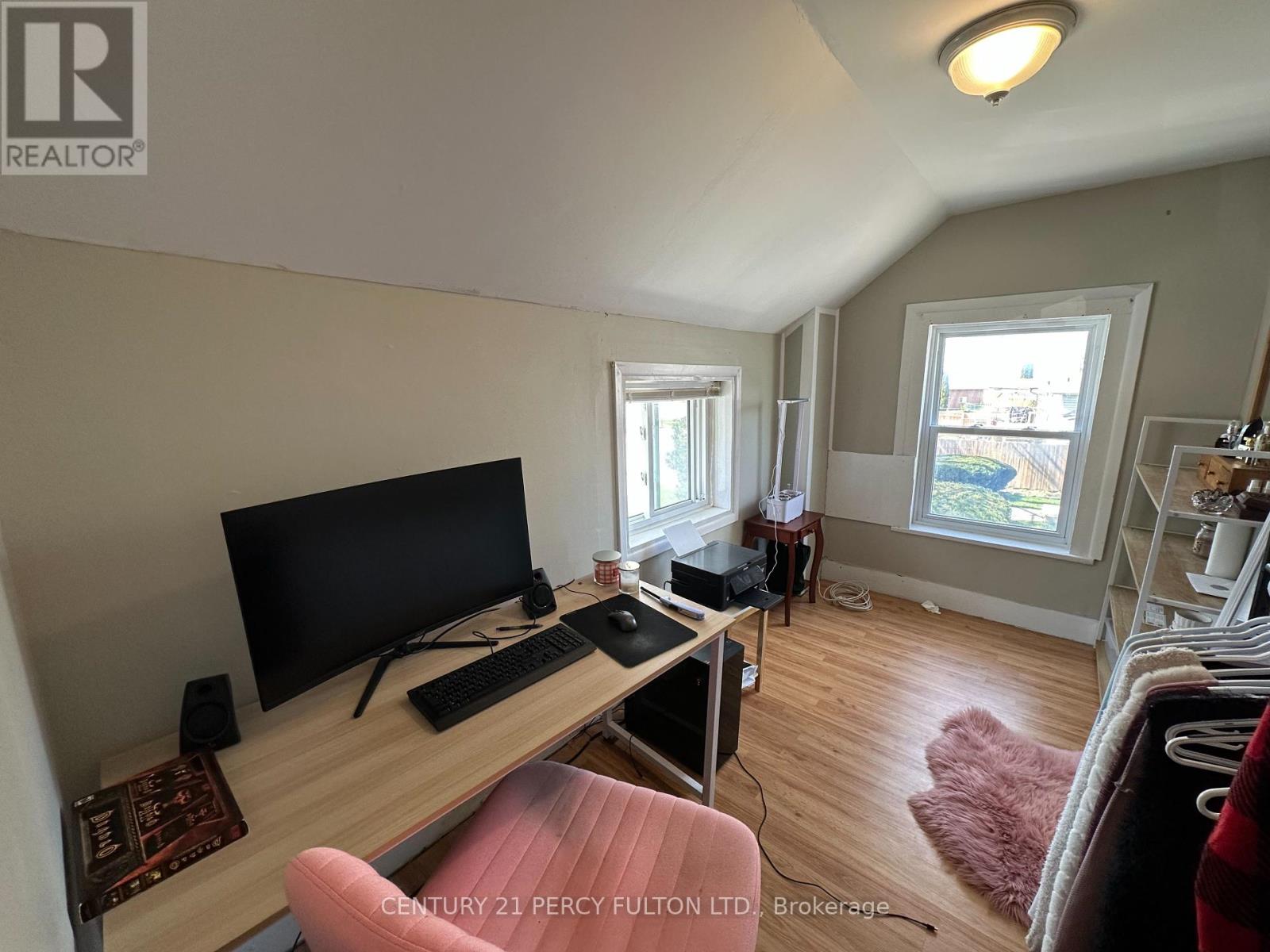 19 Pelham Street, Quinte West, Ontario  K8V 5A8 - Photo 9 - X12216795