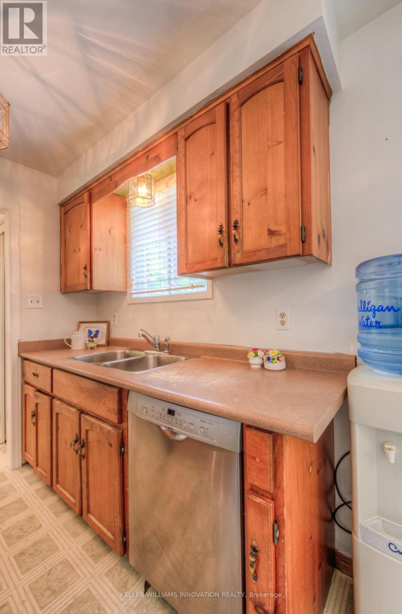 459 Drummerhill Crescent, Waterloo, Ontario  N2T 1G3 - Photo 17 - X12216811