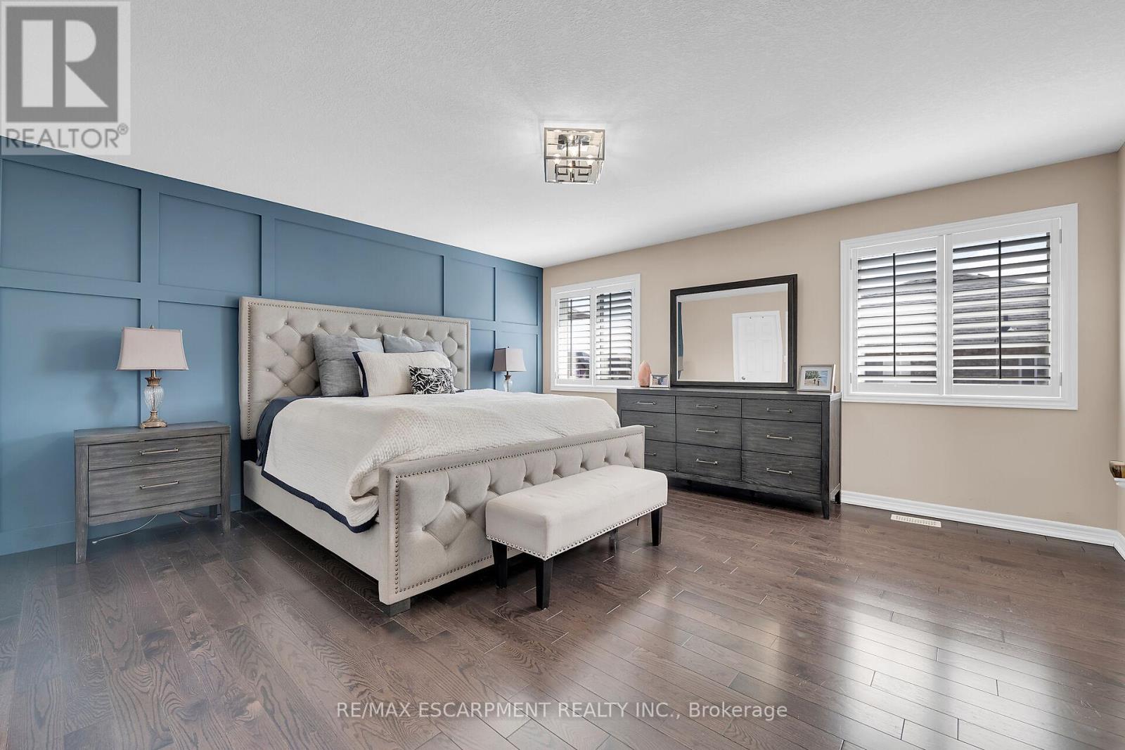 8 Chartwell Circle, Hamilton, Ontario  L9A 0B6 - Photo 22 - X12216813