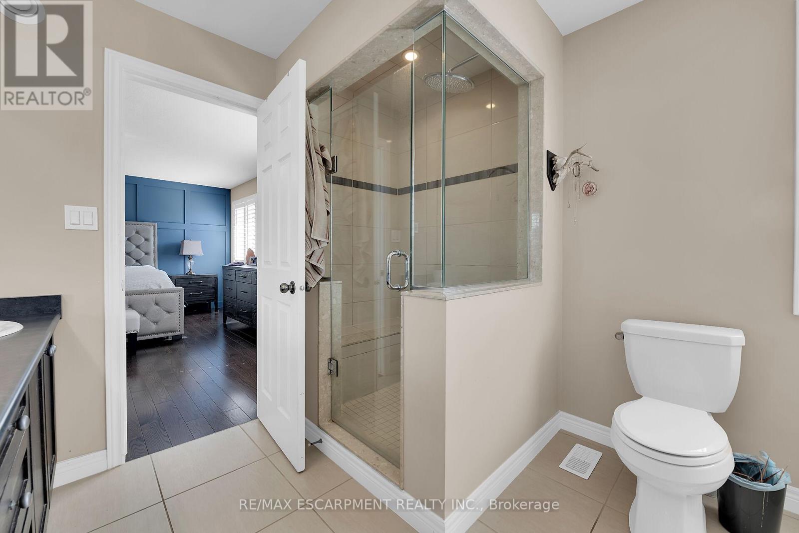 8 Chartwell Circle, Hamilton, Ontario  L9A 0B6 - Photo 27 - X12216813