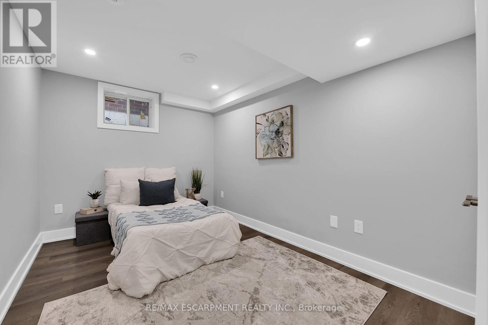 8 Chartwell Circle, Hamilton, Ontario  L9A 0B6 - Photo 42 - X12216813