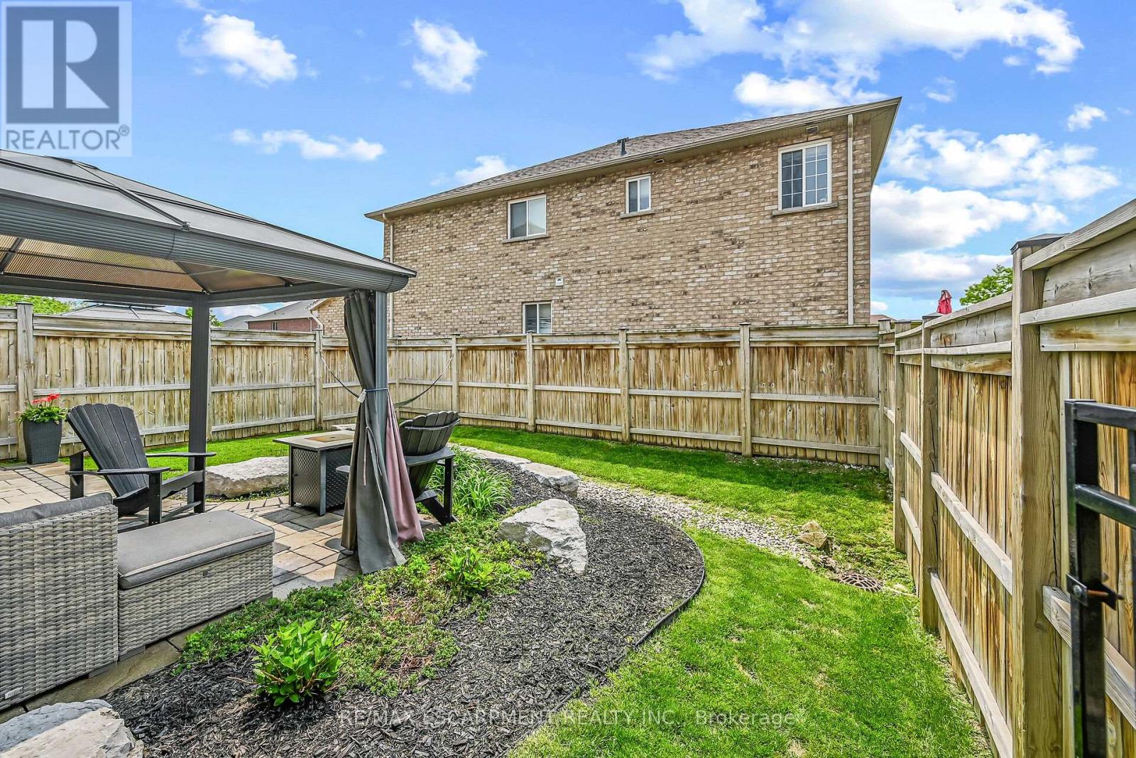 8 Chartwell Circle, Hamilton, Ontario  L9A 0B6 - Photo 46 - X12216813