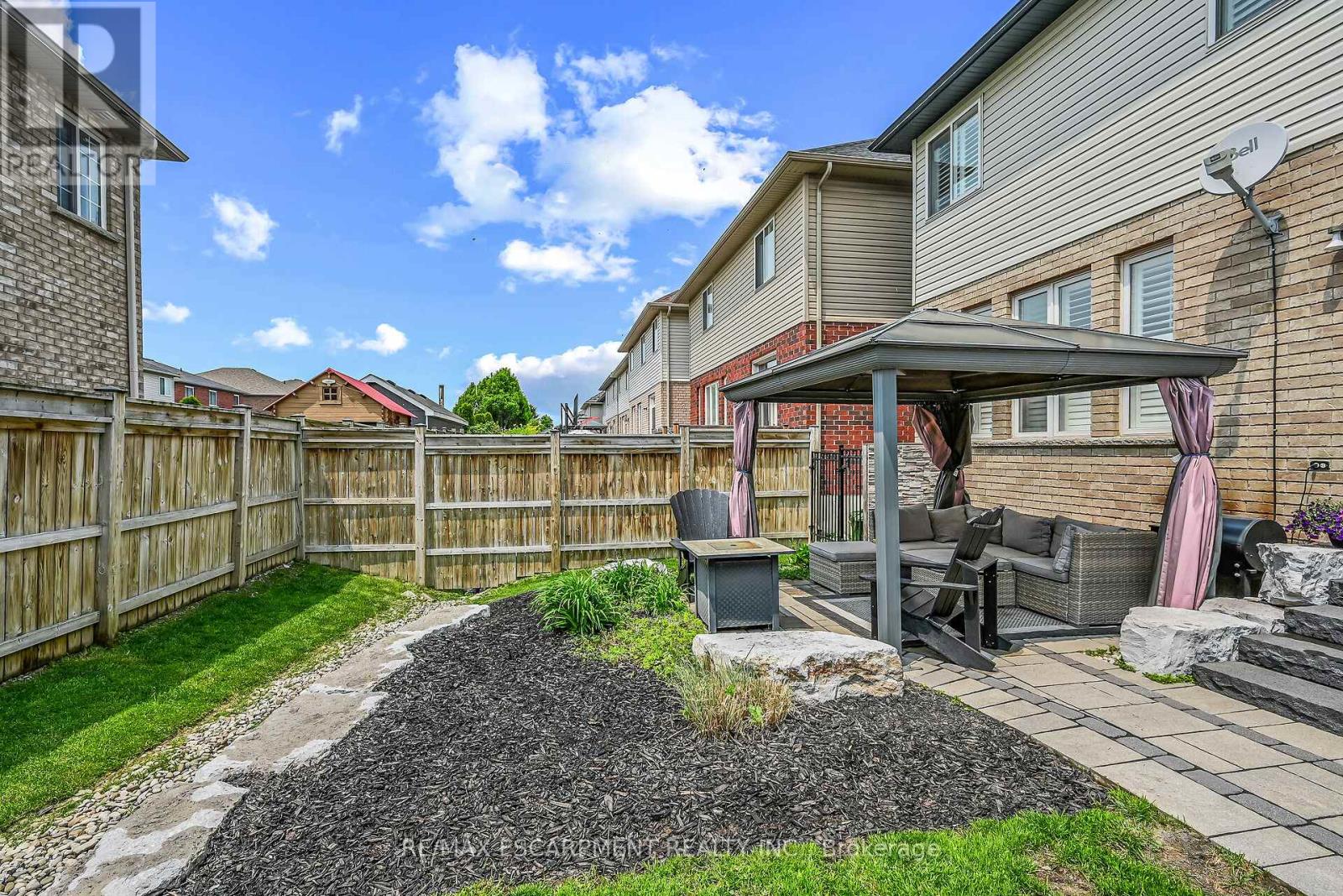 8 Chartwell Circle, Hamilton, Ontario  L9A 0B6 - Photo 47 - X12216813