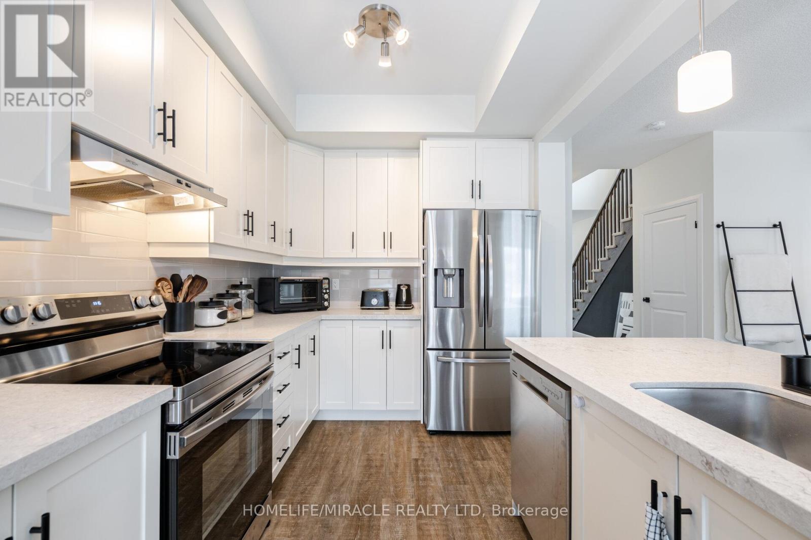 14 Southam Lane, Hamilton, Ontario  L9C 0E9 - Photo 12 - X12216814