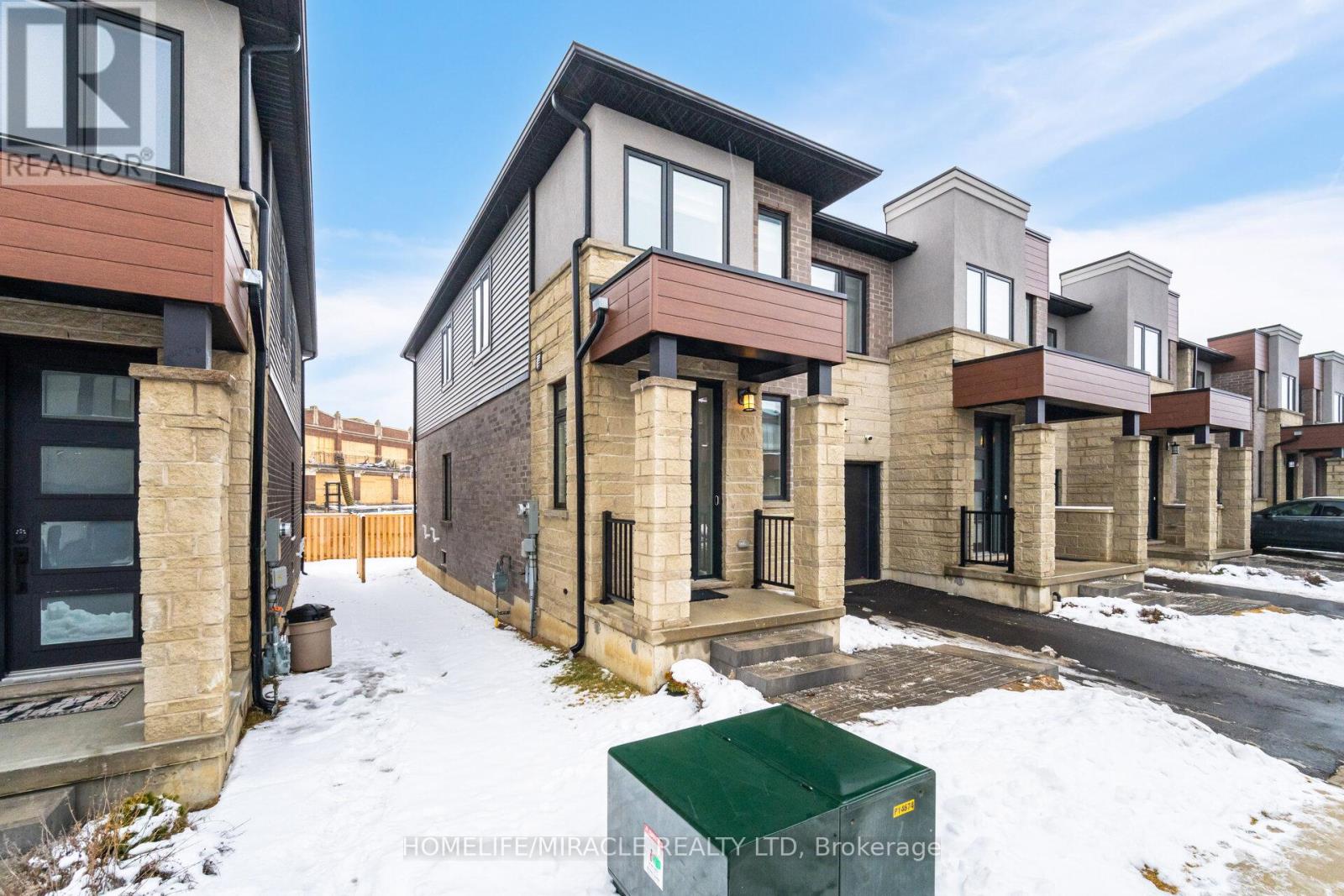 14 Southam Lane, Hamilton, Ontario  L9C 0E9 - Photo 3 - X12216814