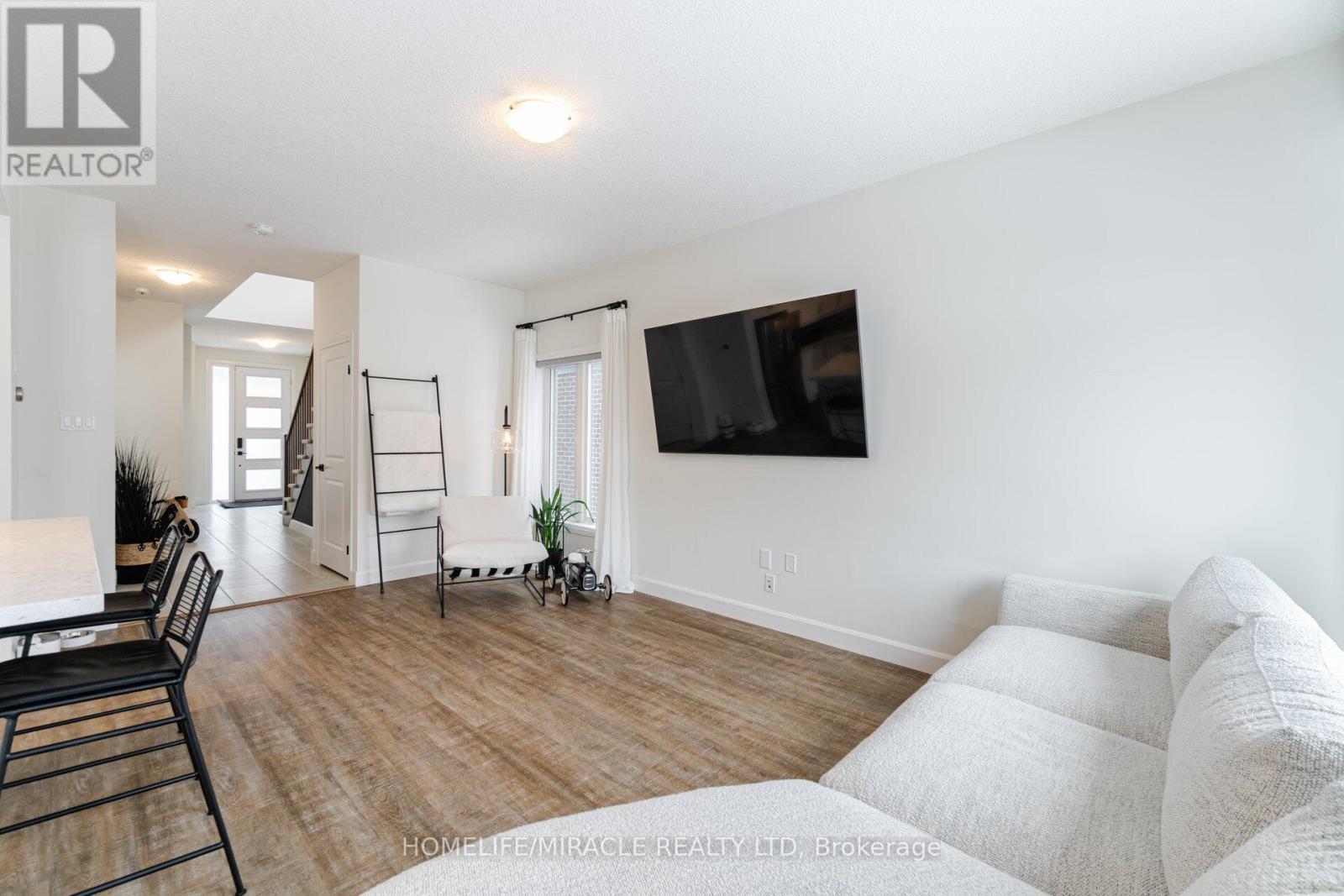 14 Southam Lane, Hamilton, Ontario  L9C 0E9 - Photo 8 - X12216814
