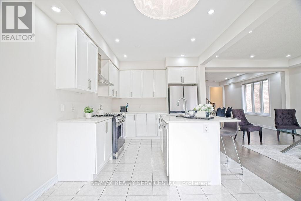 80 Gloria Street, Kitchener, Ontario  N2R 0R3 - Photo 10 - X12216817