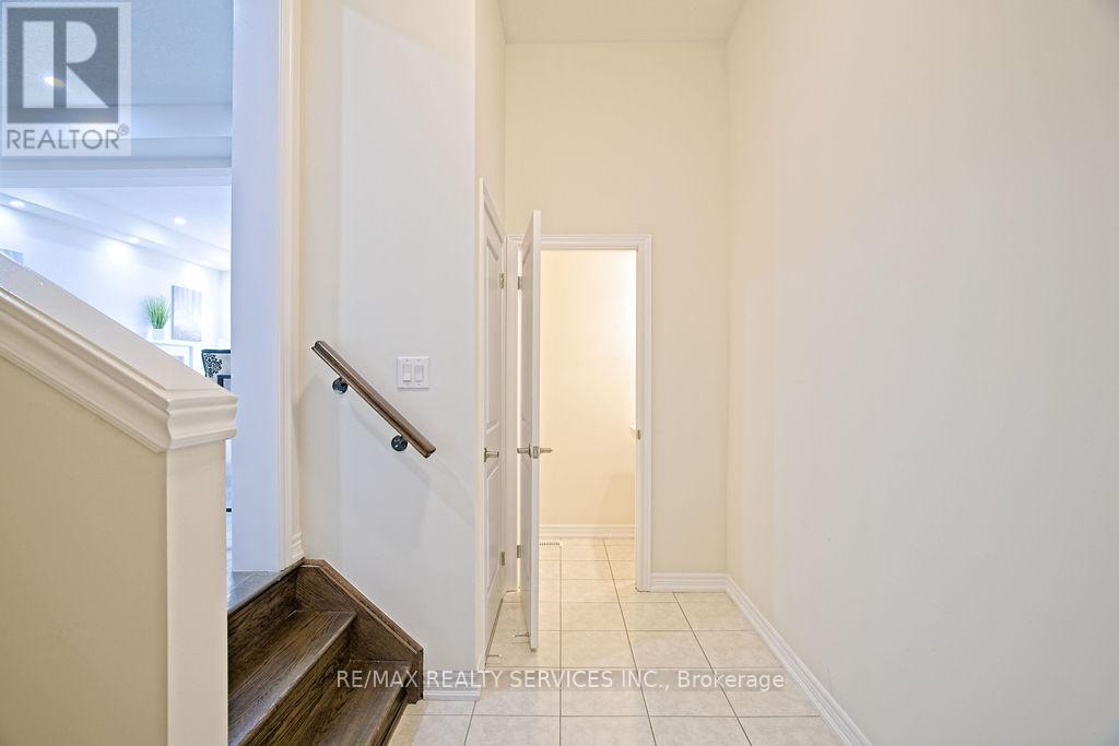 80 Gloria Street, Kitchener, Ontario  N2R 0R3 - Photo 11 - X12216817