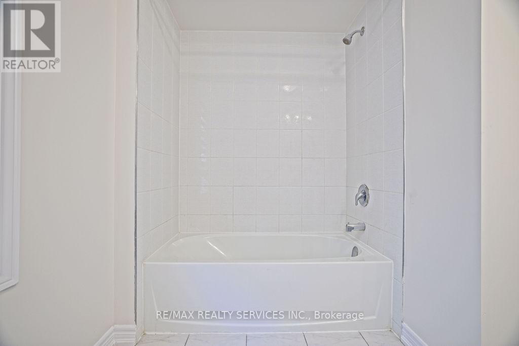 80 Gloria Street, Kitchener, Ontario  N2R 0R3 - Photo 23 - X12216817