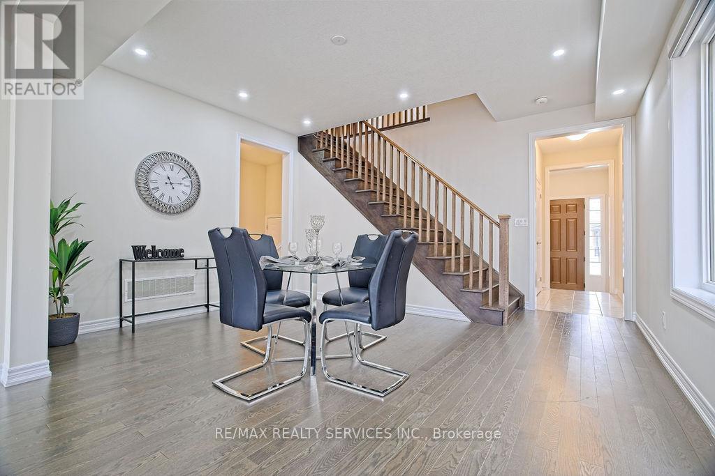 80 Gloria Street, Kitchener, Ontario  N2R 0R3 - Photo 6 - X12216817