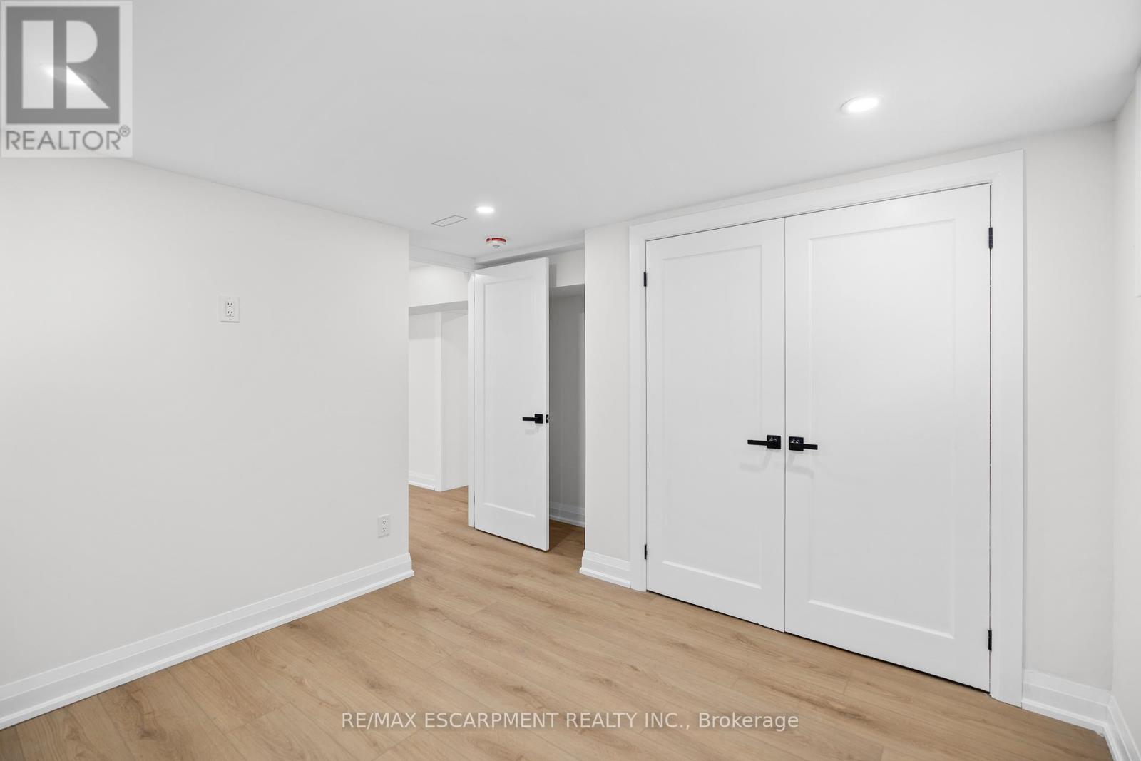 15 Hardale Crescent, Hamilton, Ontario  L8T 1X7 - Photo 34 - X12216841