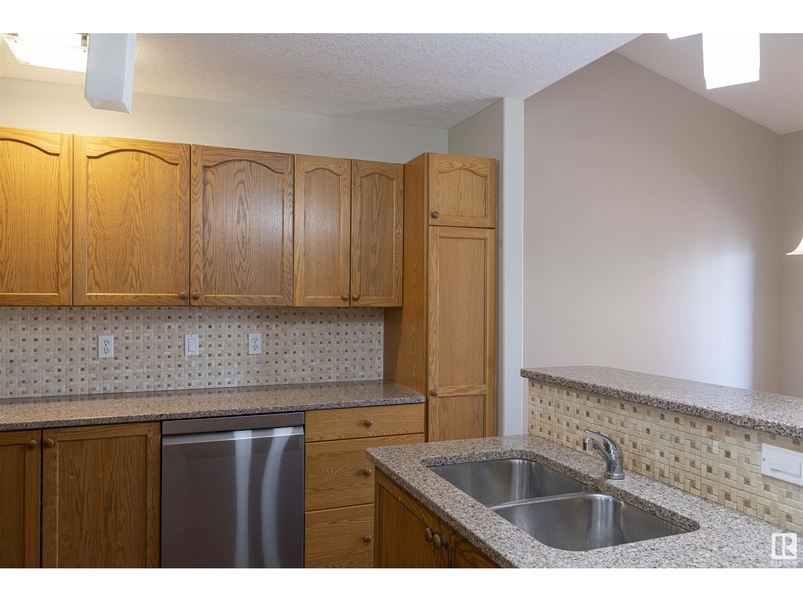 #6 1203 Carter Crest Rd Nw, Edmonton, Alberta  T6R 2R1 - Photo 5 - E4442049