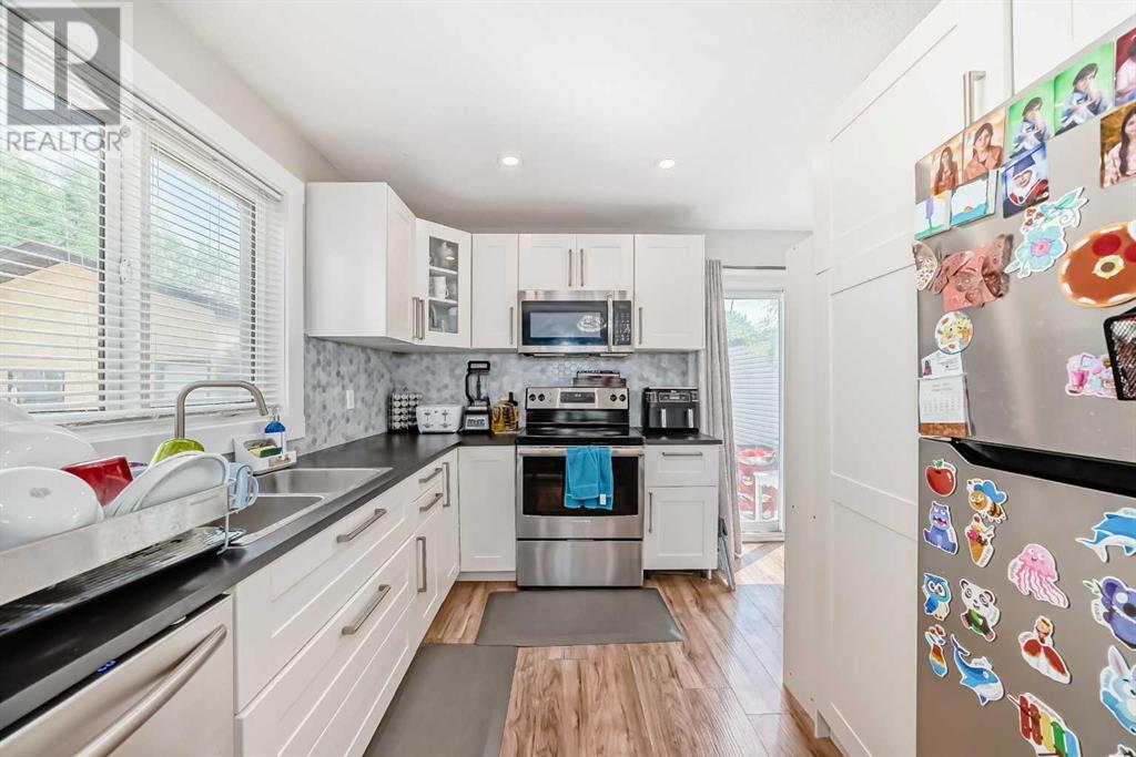 Property at 442 Templeview Drive NE image 3