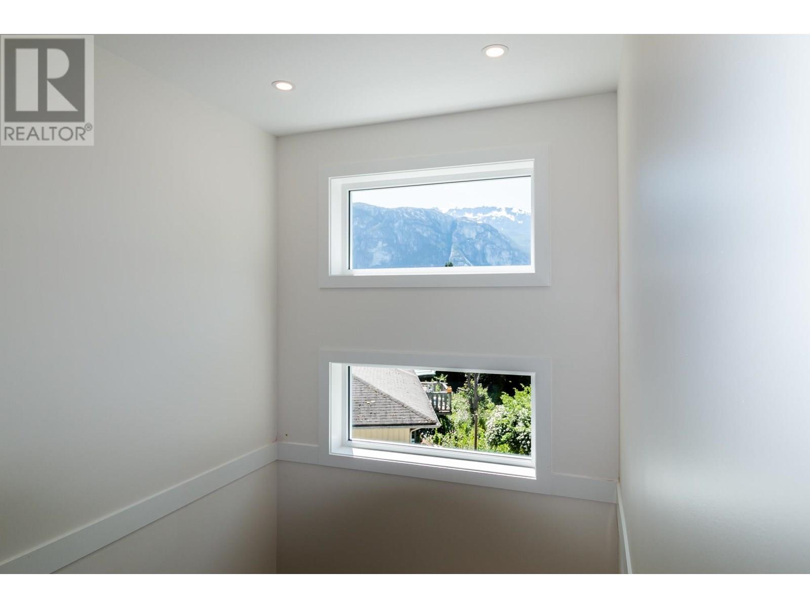 1108 Magee Street, Squamish, British Columbia  V8B 0E8 - Photo 25 - R3014929
