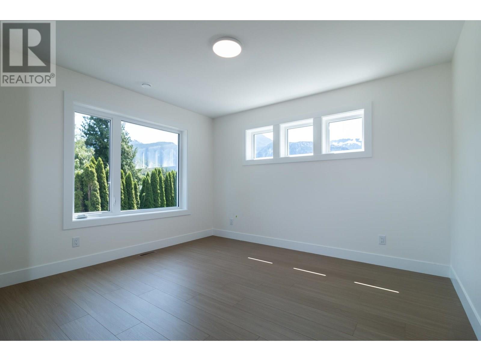 1108 Magee Street, Squamish, British Columbia  V8B 0E8 - Photo 38 - R3014929