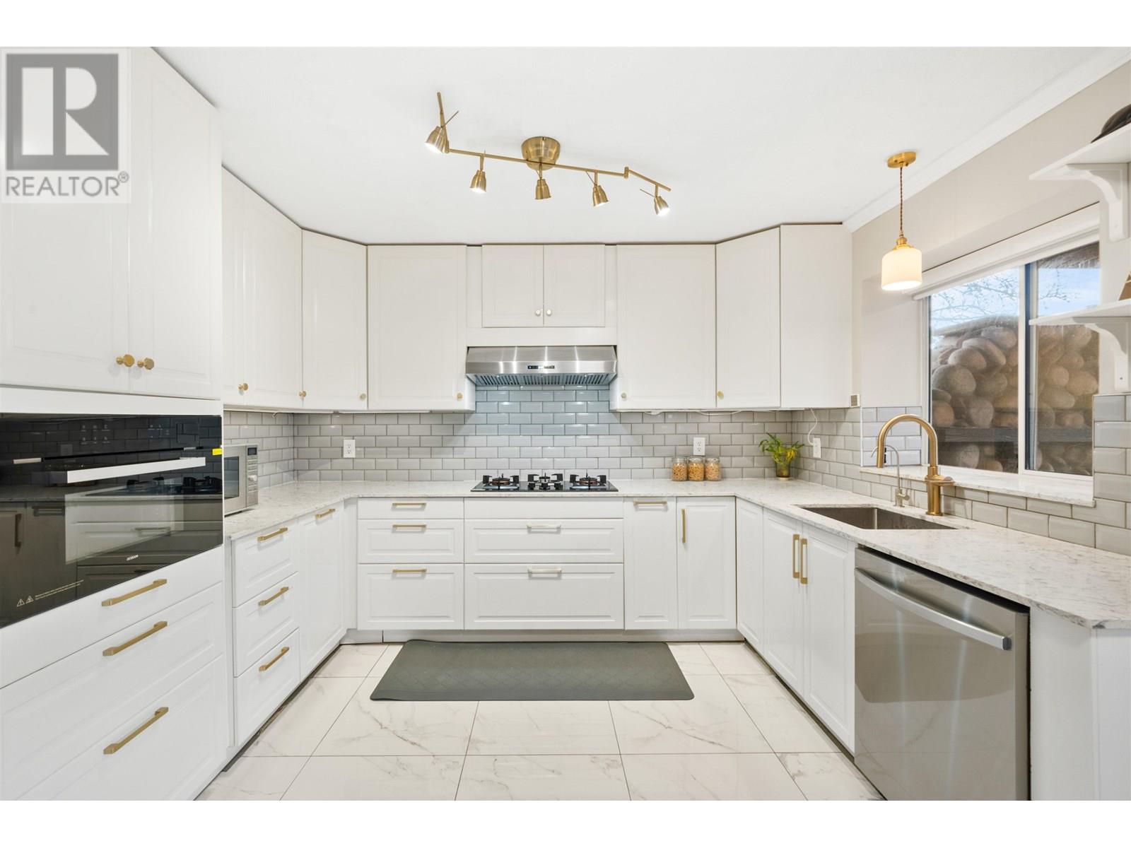 311 Liverpool Street, New Westminster, British Columbia  V3L 1K4 - Photo 4 - R3014955
